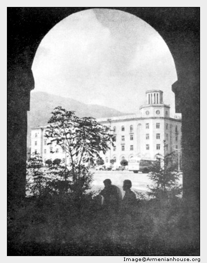 Կիրովական։ Հյուրանոցի շենքը