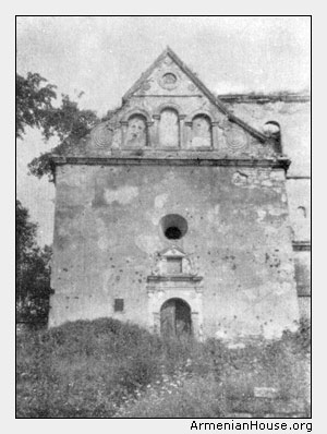 Армянская церковь Св. Богородицы (1551 г.).Язловец.